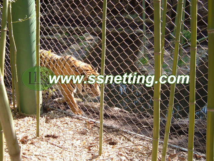 Wire cable woven mesh for large wildlife park fence, safari park fence, animal park saparation netting