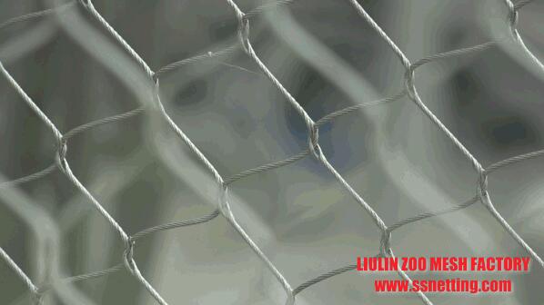 Stainless steel wire rope mesh products can withstand the wind and rain