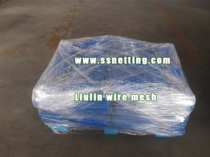 leopards enclosure fence mesh