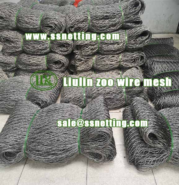 large outdoor animal enclosures mesh panels